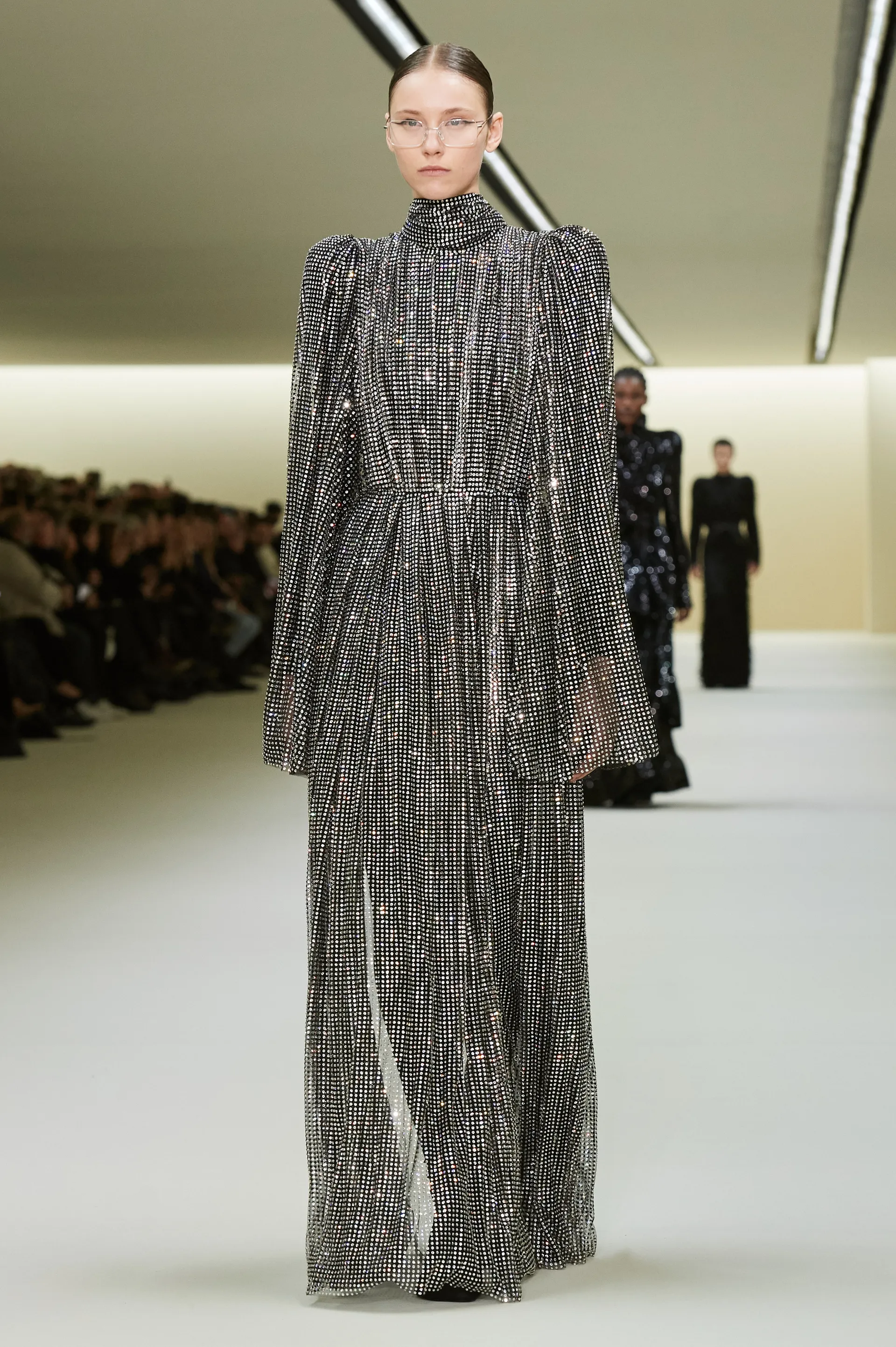 00052 Balenciaga, 2023 m. ruduo, paruoštas dėvėti „Credit Gorunway“.