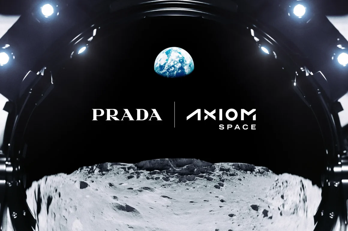 „Prada X NASA Luxury Fashion“ pasieks Mėnulį