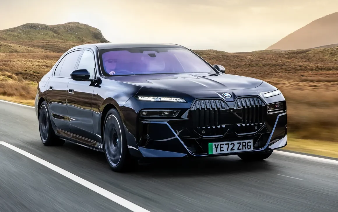 2025 Prabangių Elektrinių Automobilių Top 10 ir Pirkimo Gidas