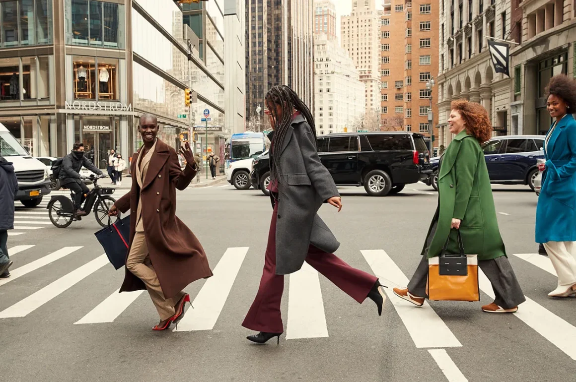 Moteriškos firminės striukės: Top 10 prekių ženklų