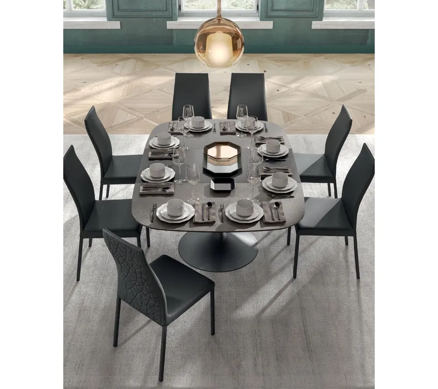 Išskleidžiamas valgomojo stalas