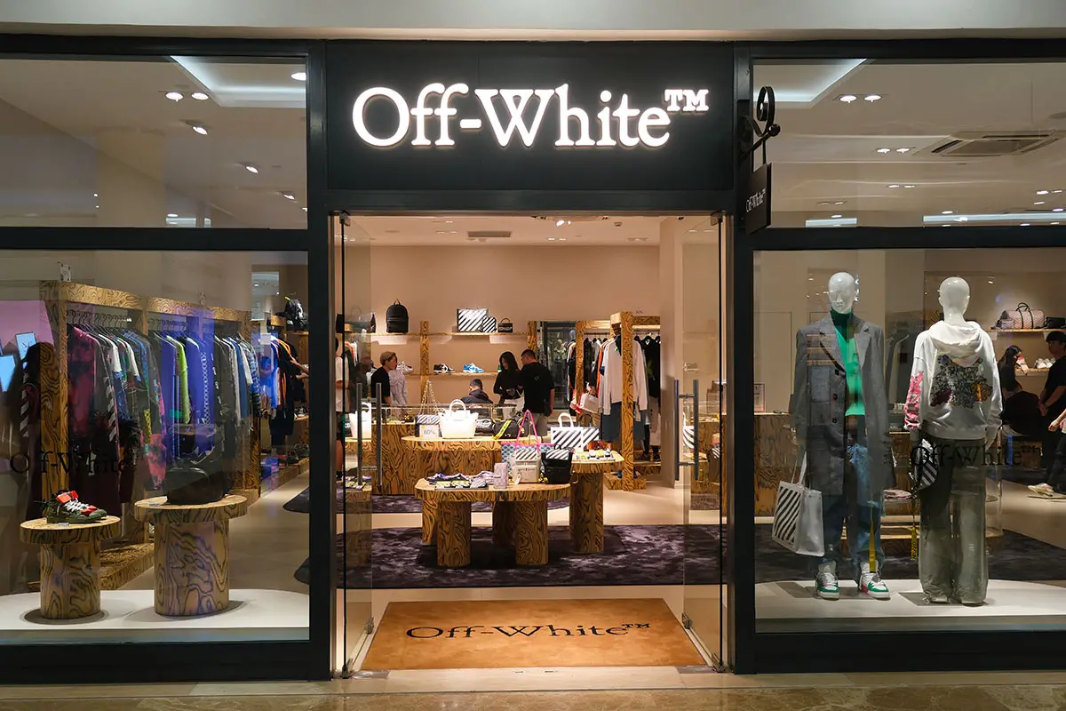 Off White tinklaraštis