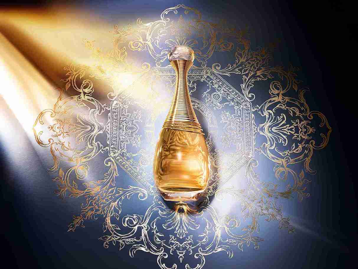 Patraukliausias kvapas, kurį gali dėvėti moteris Dior