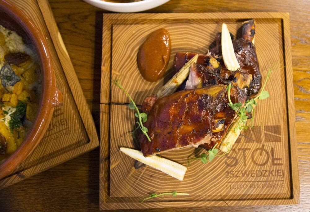 Prabangūs restoranai Vroclave Stalas ant Švedų