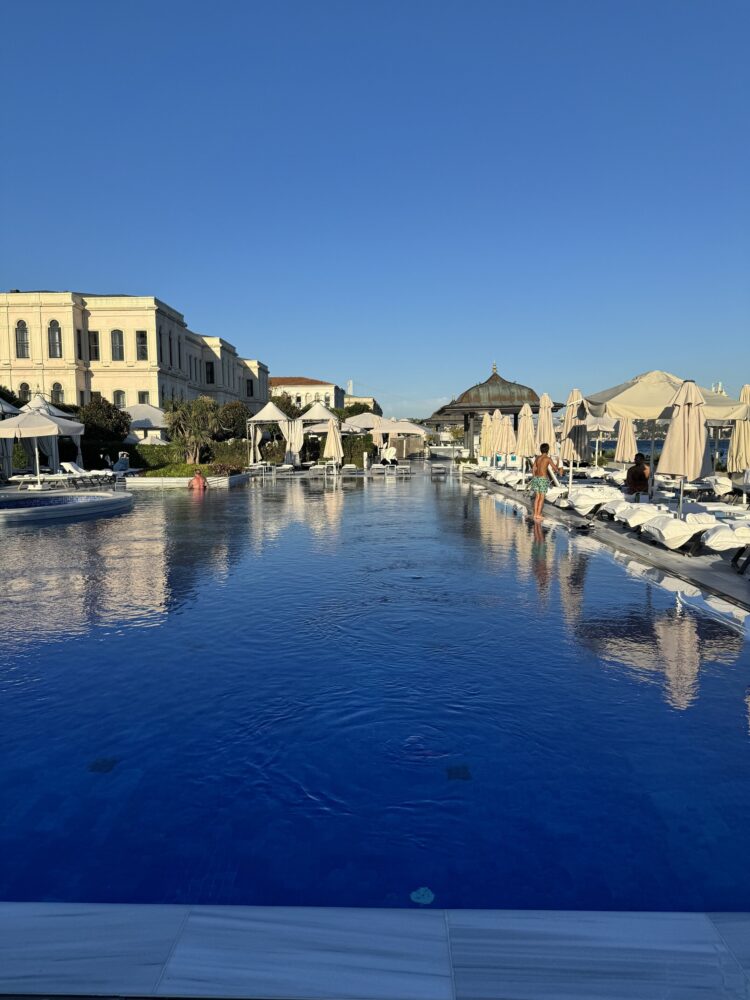 Viešbučiai W